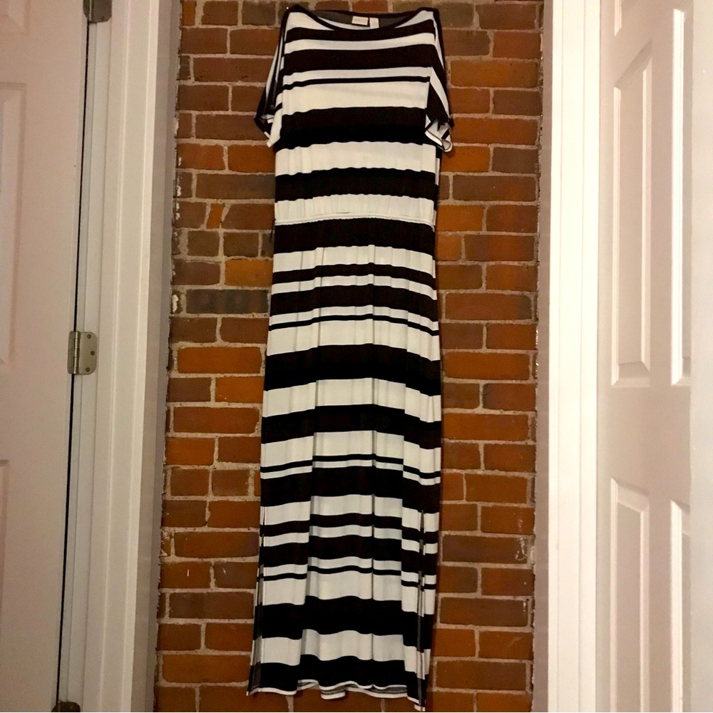 Chico’s black and white striped maxi dress size 2, cold shoulder, like new